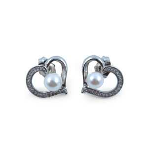 Aretes de corazón plateado