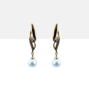 Aretes perla monaco blanca