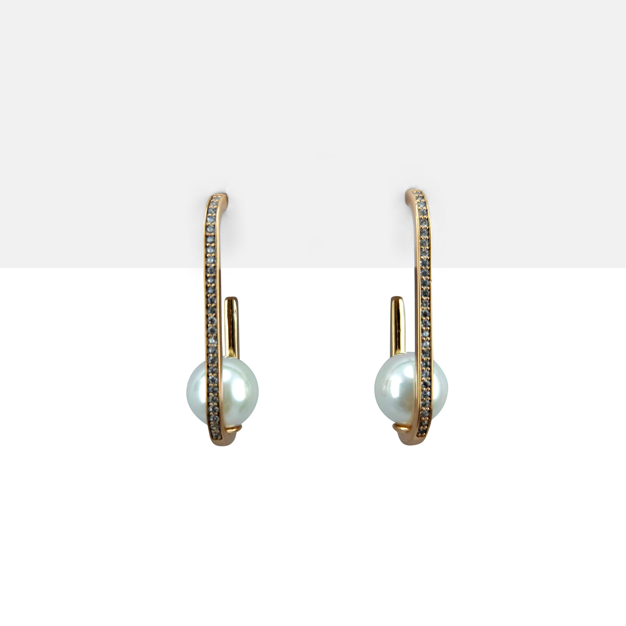 Argollas Ovalada con Perla